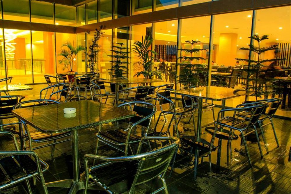 Horison Hotel Pematang Siantar Exterior foto